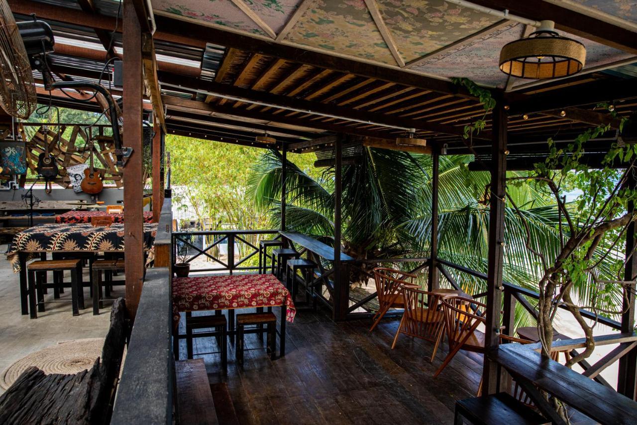 Tioman Cabana Bed & Breakfast Kampong Ayer Batang Exterior foto